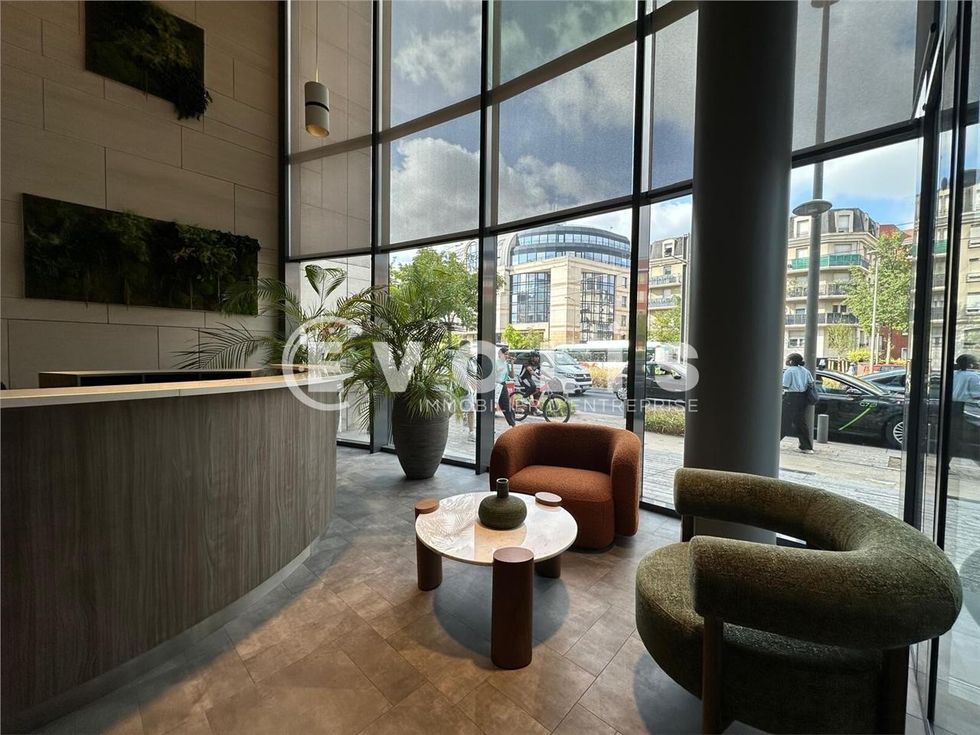EVOLIS vous propose à la location 927 m² de burea