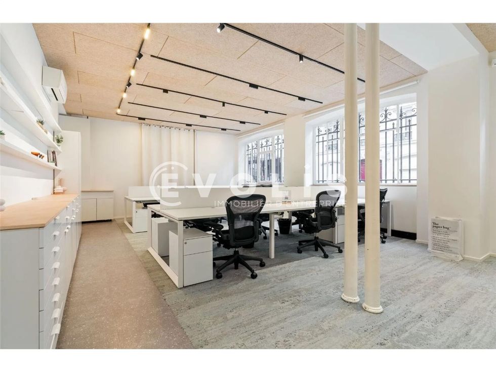 Bureaux d'exception à louer à Paris, offrant un e