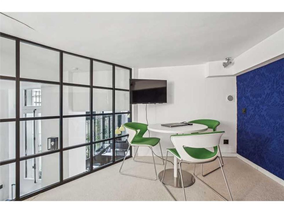 Bureaux de 90 m² non divisibles Contrat prestatio