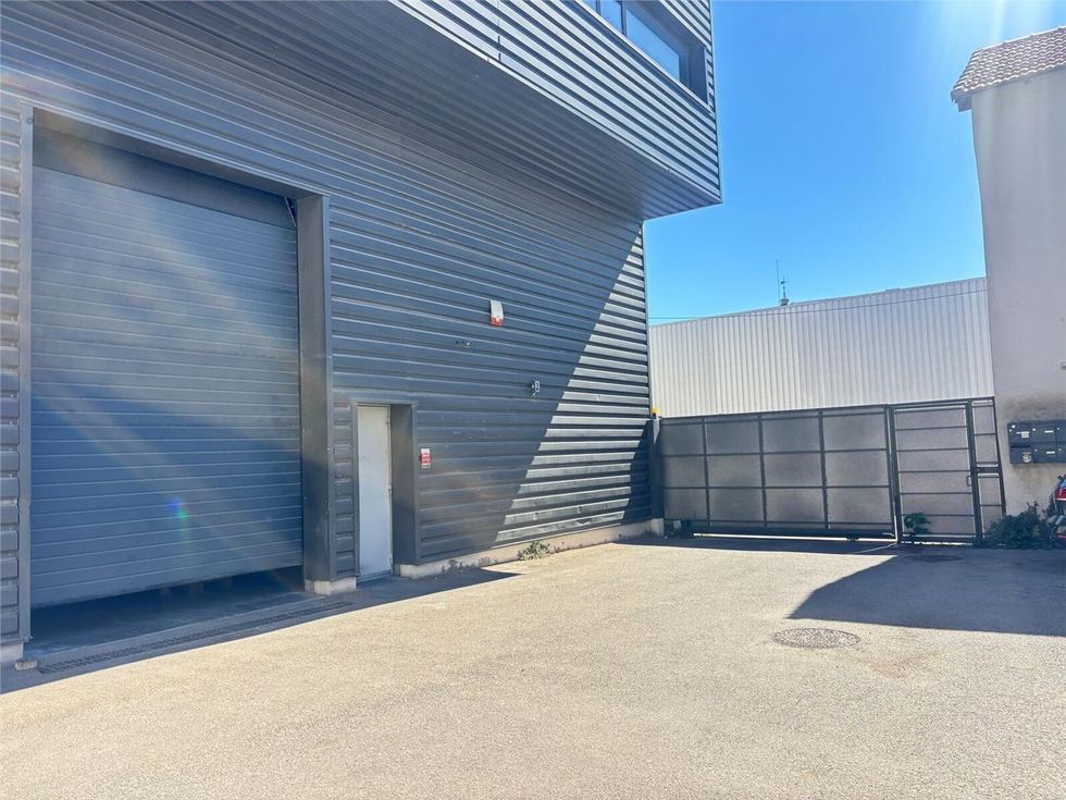 LOCAL D'ACTIVITÉS AVEC BUREAUX - MARSEILLE 14ème 