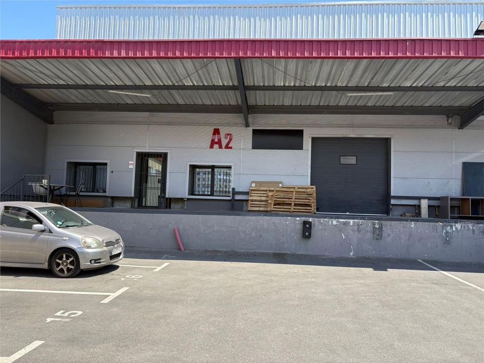 À louer - Entrepôt avec accès à quai - Marseille 