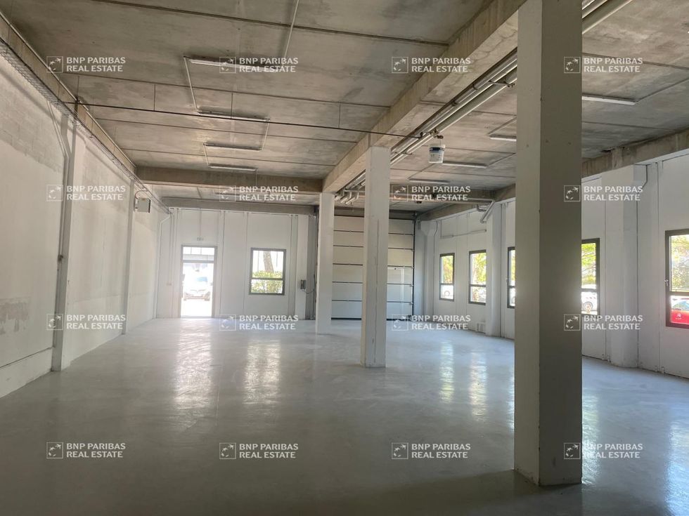 Location Activité 240 m² non divisibles 13127 Vitrolles