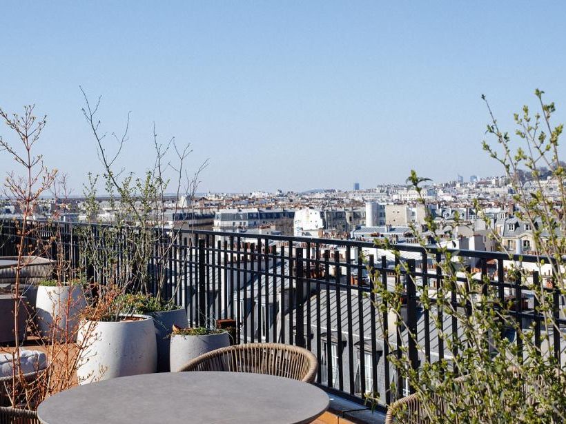 2353 m² pour ce bureaux en location à Paris