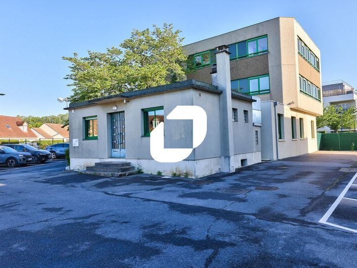 Immeuble de bureaux indépendant de 670 m² à Ponta
