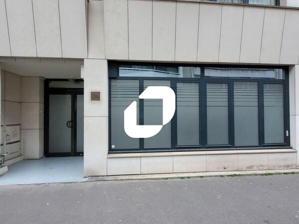 Dans un immeuble à deux pas du métro, Immprove vo