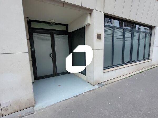 Dans un immeuble à deux pas du métro, Immprove vo