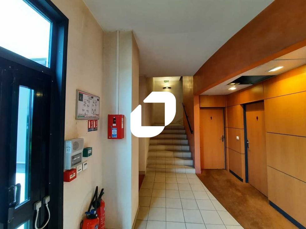Idéalement situé au coeur de la zone d'activité d