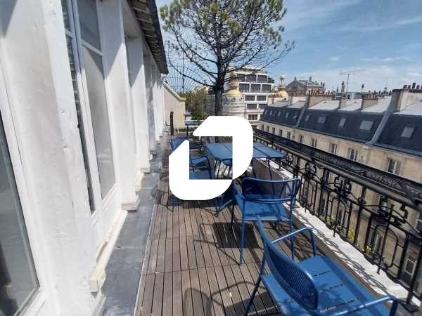 Emplacement idéal - Rue de Provence, à deux pas d