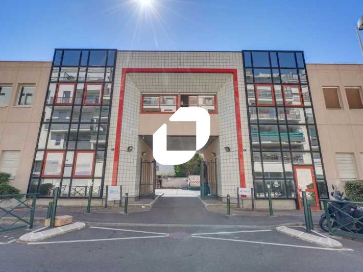 Bâtiment mixte idéal pour accueillir votre activi