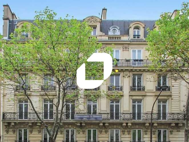 En plein coeur du Quartier Central des Affaires, 