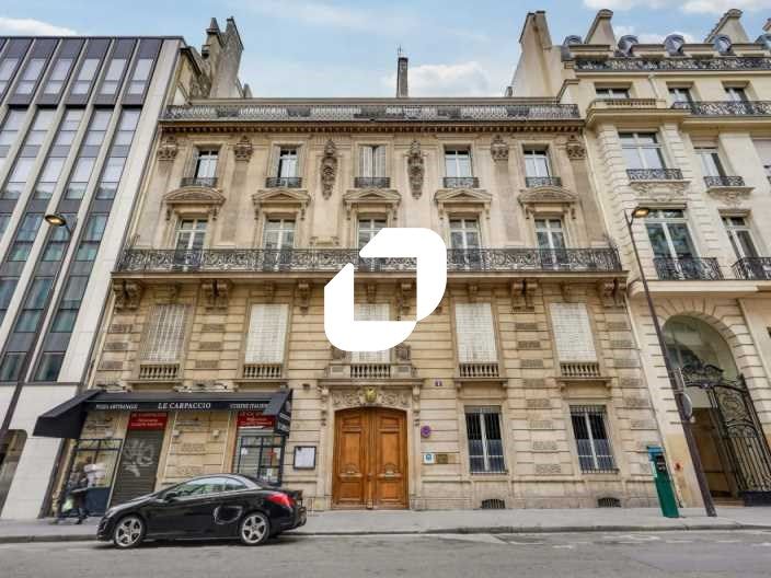IMMPROVE vous propose un espace d'environ 300 m²
