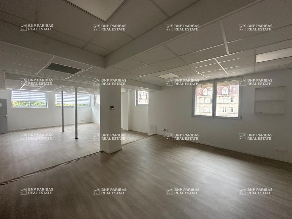 114.85 m² pour ce bureaux en location à Dijon