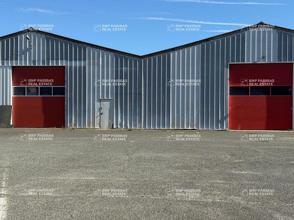 645 m² pour ce activité en location à Fleury-les-aubrais