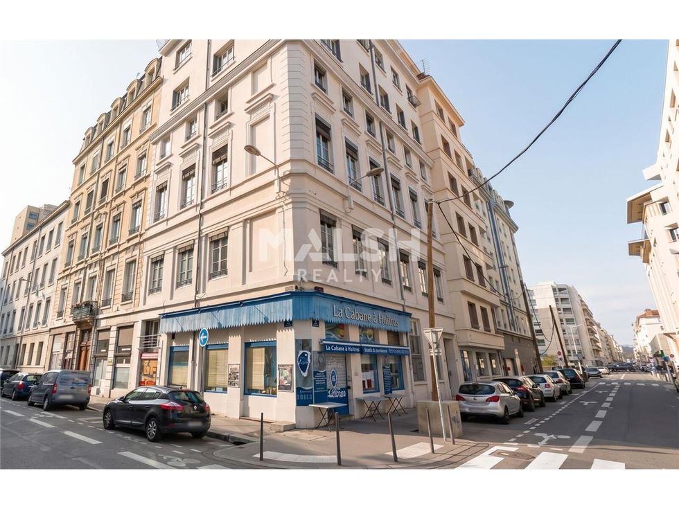 Nous vous proposons à la vente un local commercia