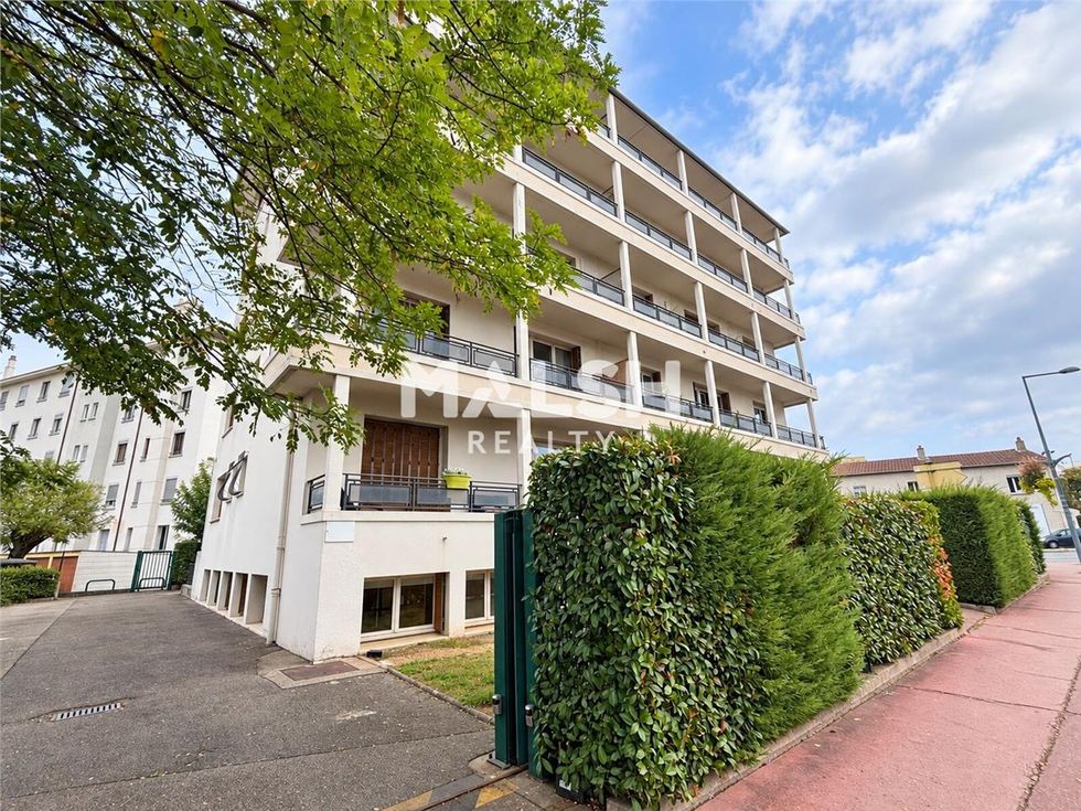 Nous vous proposons à la vente des bureaux de 101