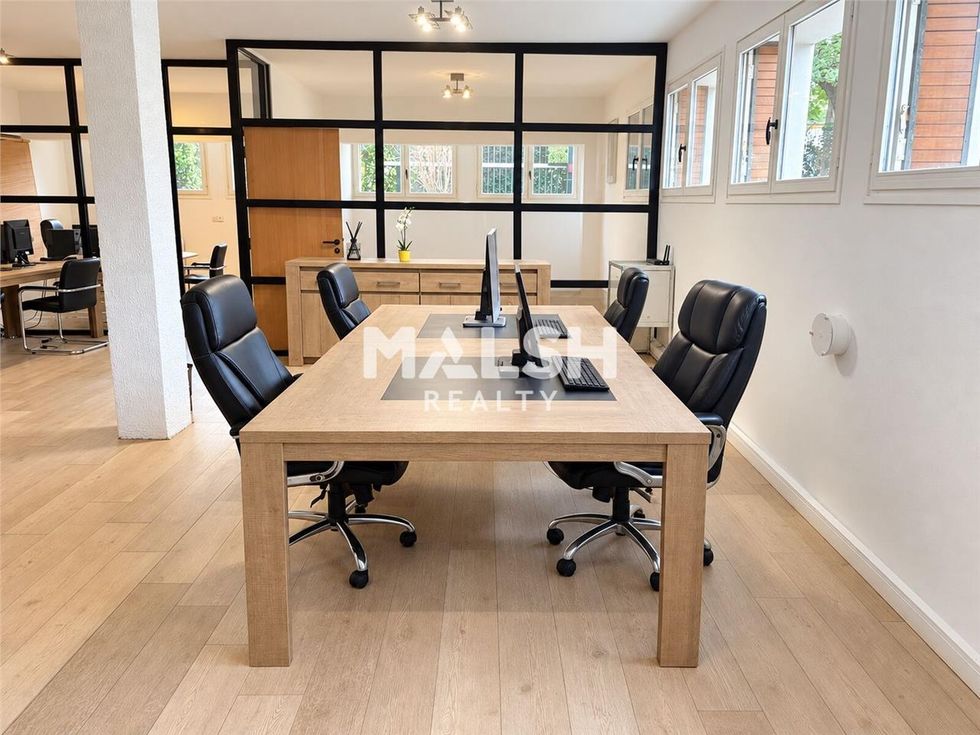 Nous vous proposons à la vente des bureaux de 101