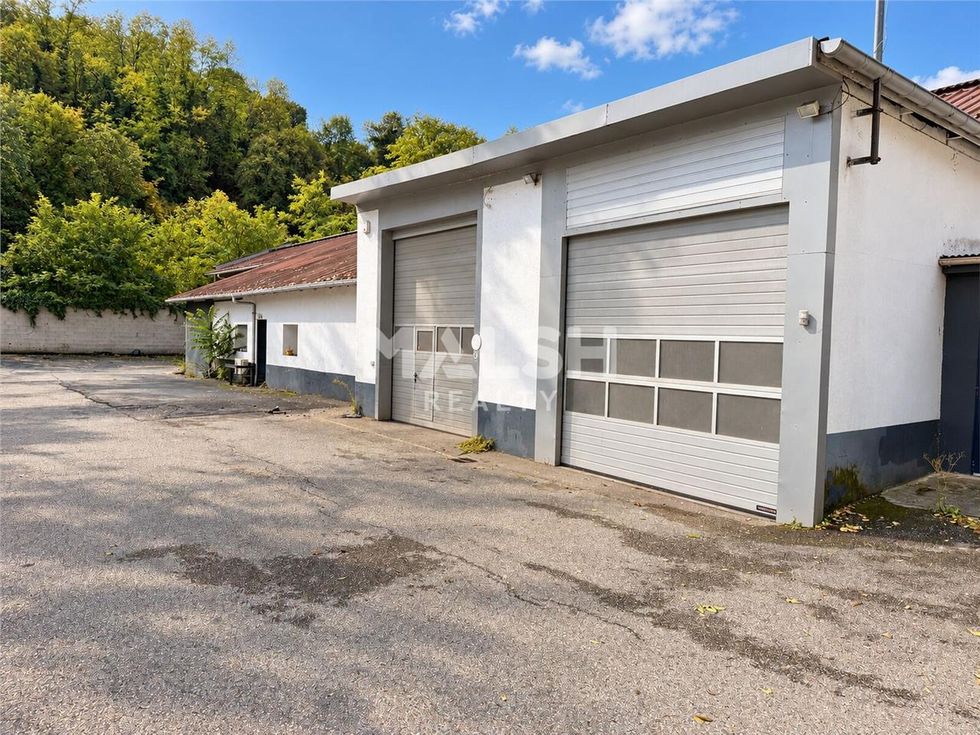 Nous vous proposons à la vente à Vienne, un local