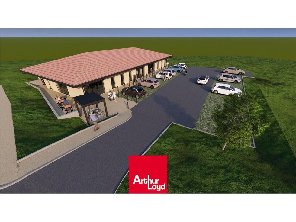 VENTE | LOCAUX COMMERCIAUX | LUCENAY Dans un bât