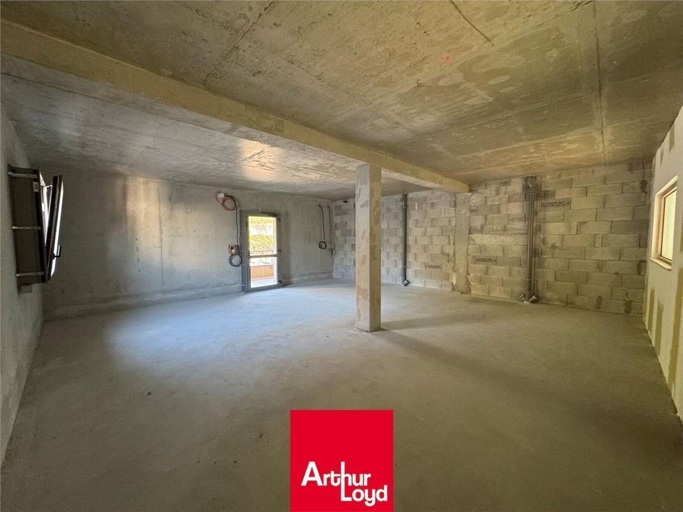 Emplacement n° 1 : Dans un bâtiment neuf, nous vo