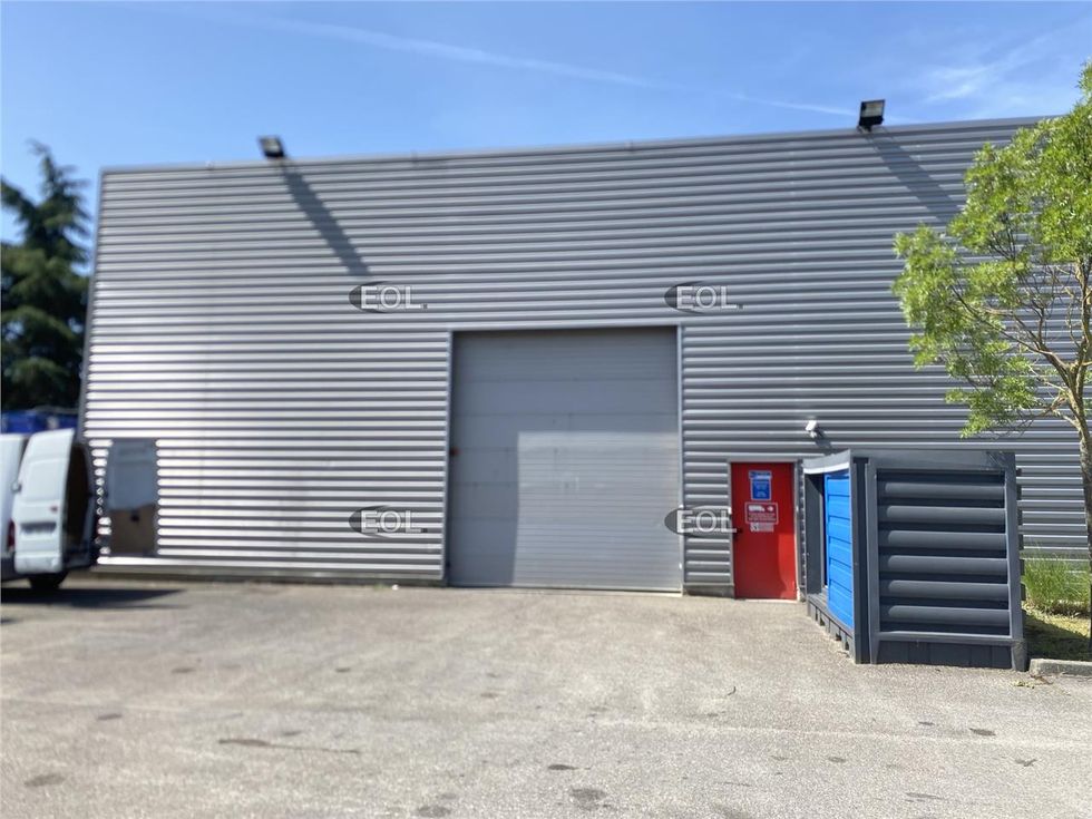 Vente Local d'activités 1794.0 m² non divisibles
