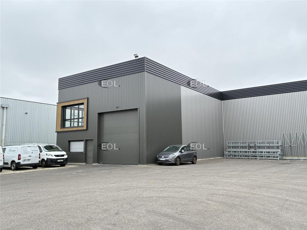 Location Local d'activités 490.0 m² non divisibles