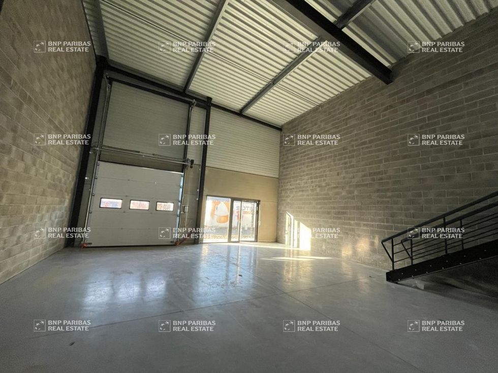 Vente Activité 607 m² non divisibles 59110 La madeleine