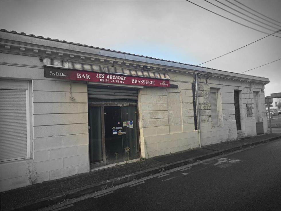 À VENDRE – LOCAL COMMERCIAL AVEC LICENCE IV – PLACE MONDÉSIR