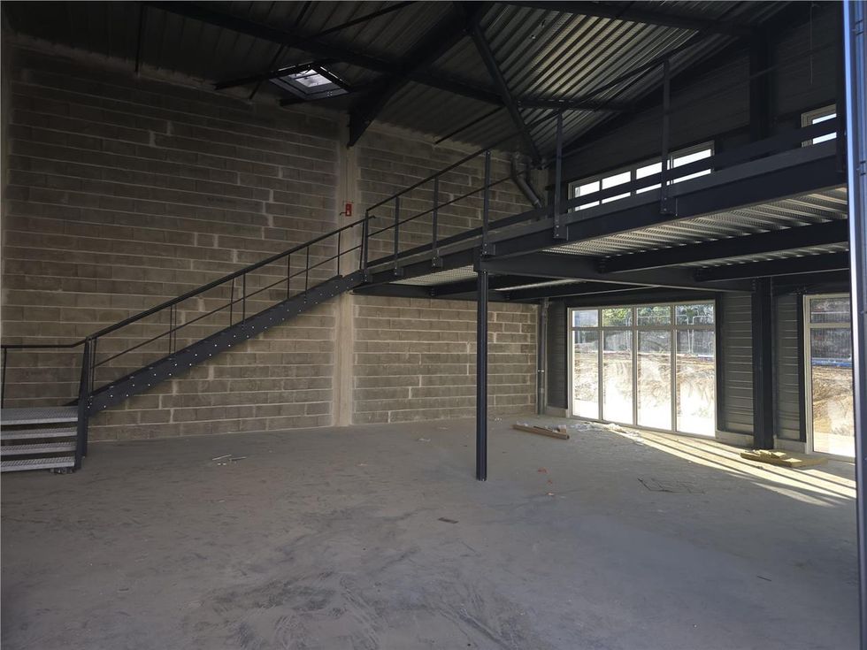 À VENDRE – LOCAL D'ACTIVITÉ DE 305,04 M² – CARBON-BLANC