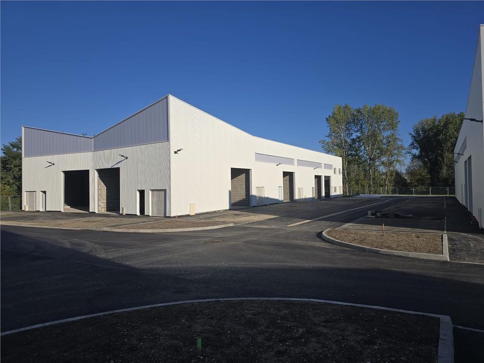 À VENDRE – LOCAL D'ACTIVITÉ DE 305,01 M² – CARBON-BLANC