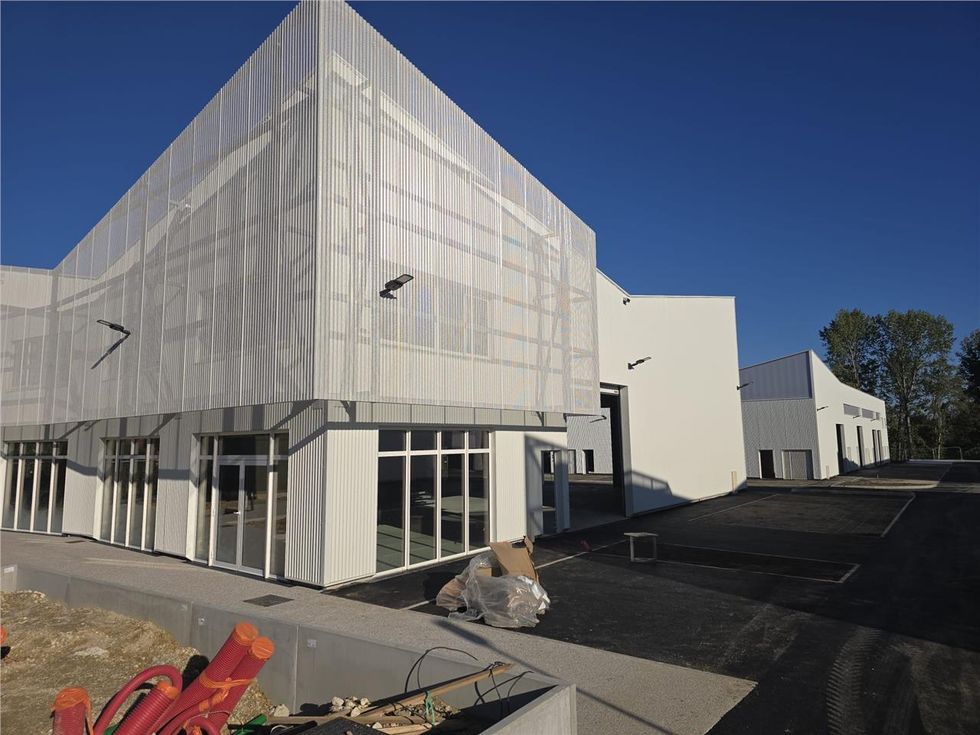 À VENDRE – LOCAL D''ACTIVITÉ DE 305,02 M² – CARBON-BLANC