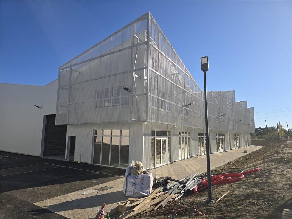 À VENDRE – LOCAL D''ACTIVITÉ DE 182,25 M² – PARC DE L''ESTEY À CARBON-BLANC
