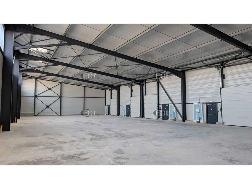 Location Local d'activités 750.0 m² non divisibles