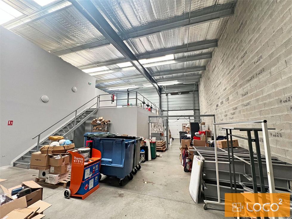 Location local 1241.00 m² à L UNION