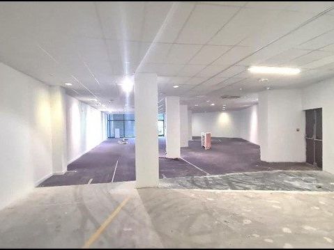 Location local commercial 402 m² à Herblay