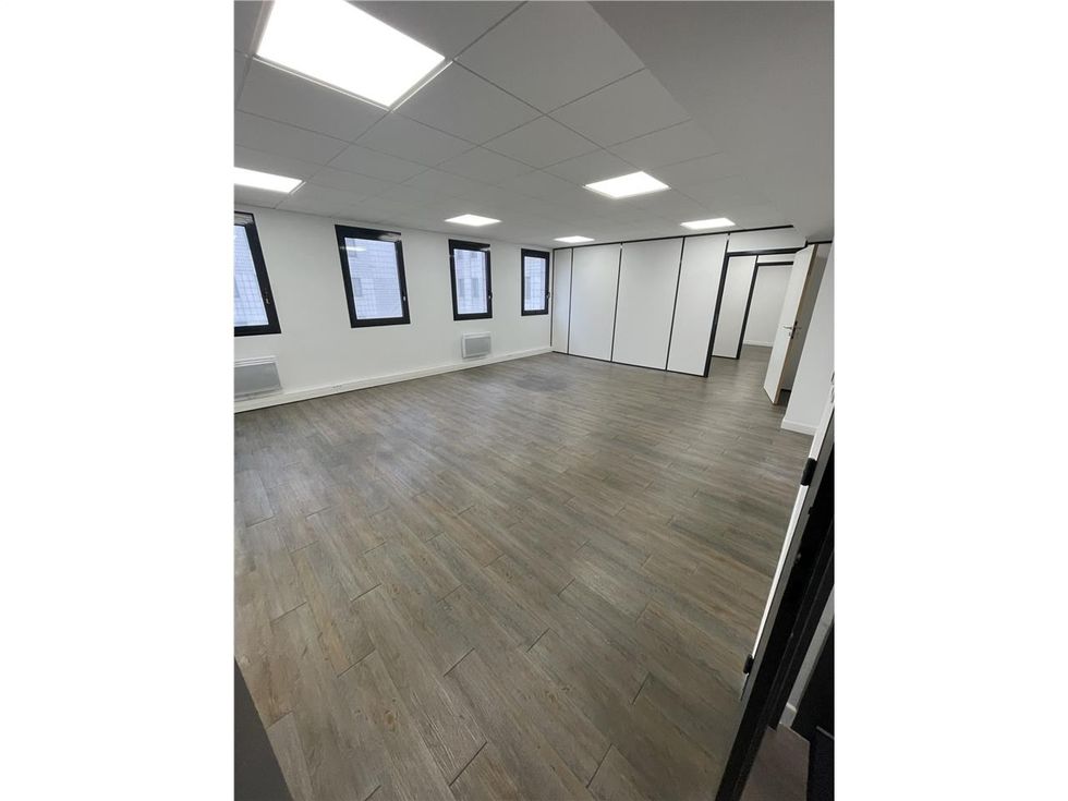 Location bureaux 69 m² à Nanterre