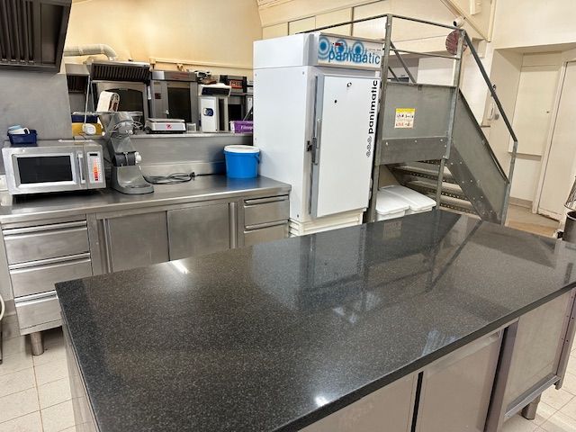 Vente fonds de commerce 182 m² à LE BARP