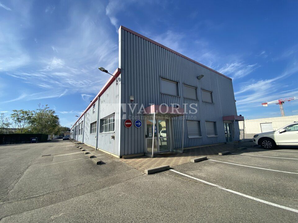 Location local d''activites 108.88 m² non divisibles