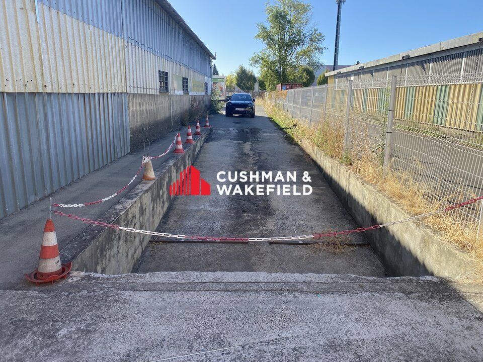 Location activité/entrepôt - 357 m²