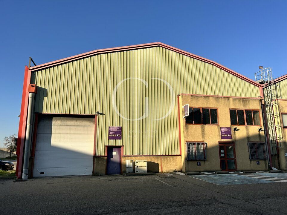 Location local d''activites 1100 m² non divisibles