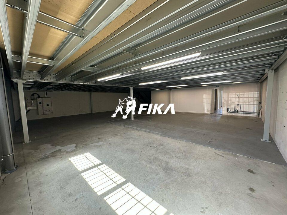 Location local d''activites 396 m² non divisibles