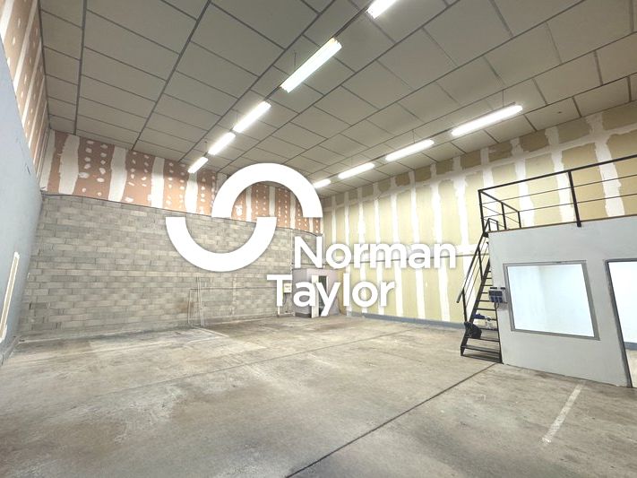 Location local d''activites 132 m² non divisibles