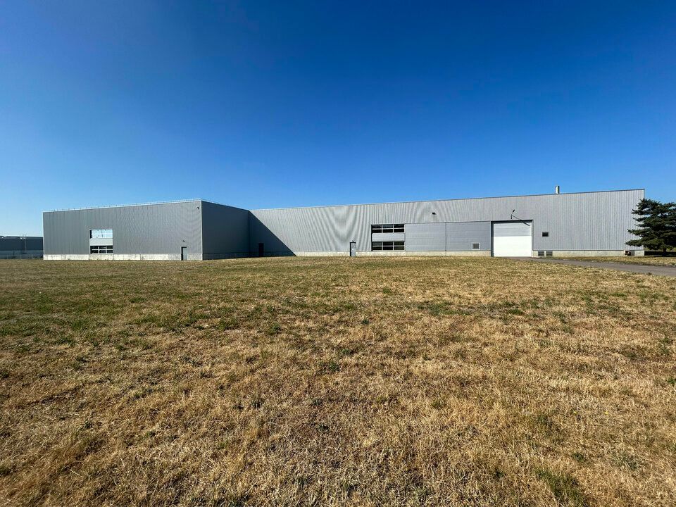 Vente local d''activites 5500 m² non divisibles
