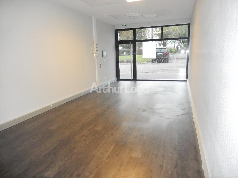 Location local commercial 62 m² non divisibles