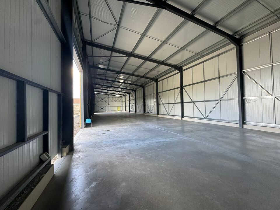 TOURS SUD LOCAL D'ACTIVITÉ NEUF À LOUER DE 540 M² PROCHE DEUX LIONS
