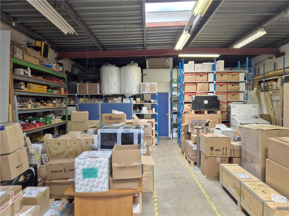 Vente entrepôts 572 m² non divisibles
