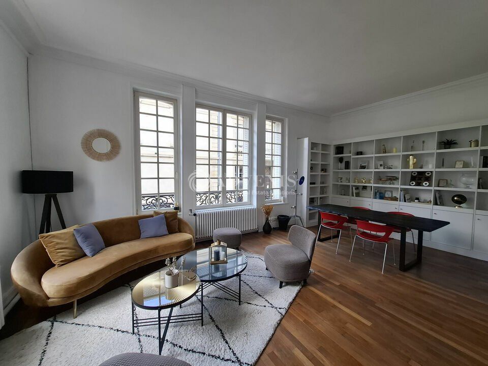Location bureaux 300 m² divisibles à partir de 300 m²