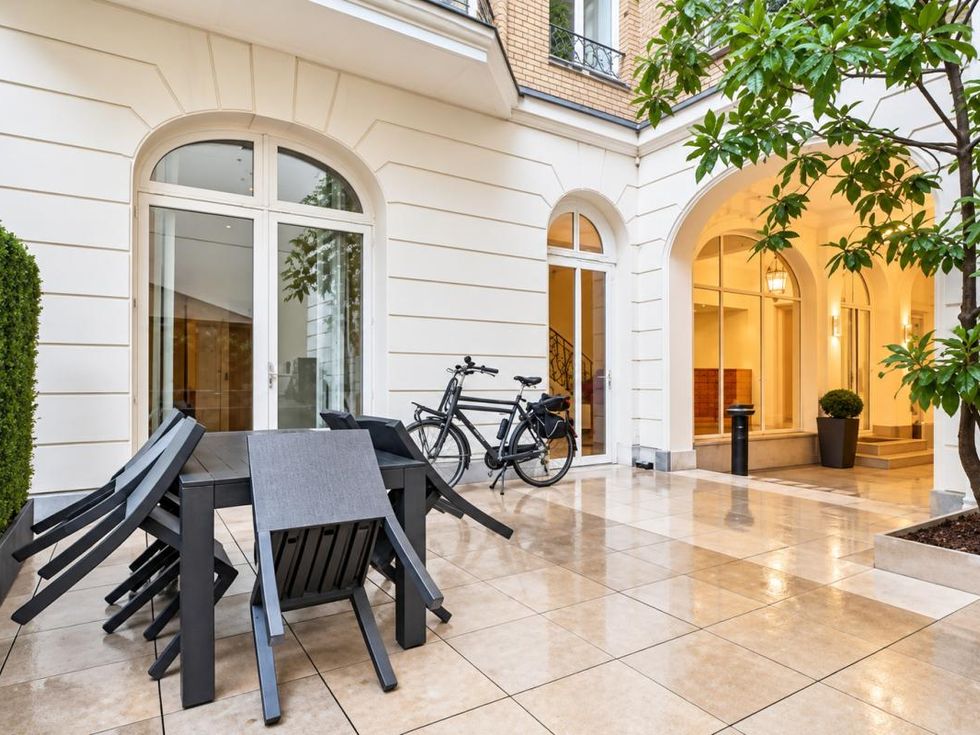 Location centre d'affaires 118 m² non divisibles