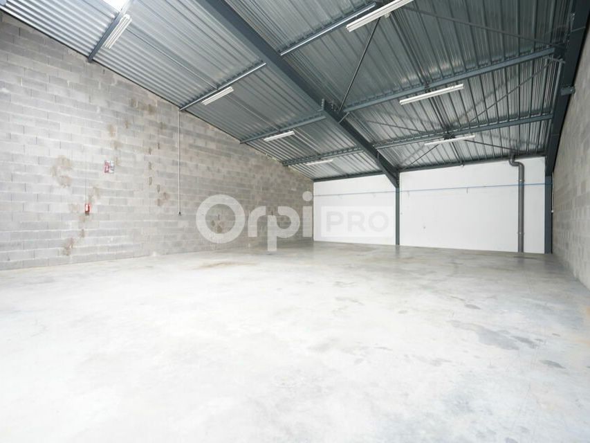 Location local d''activites 856 m² divisibles à partir de 268 m²