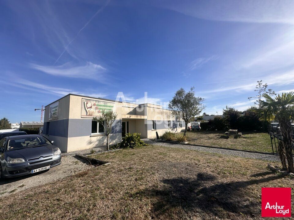 Location local d''activites 400 m² non divisibles