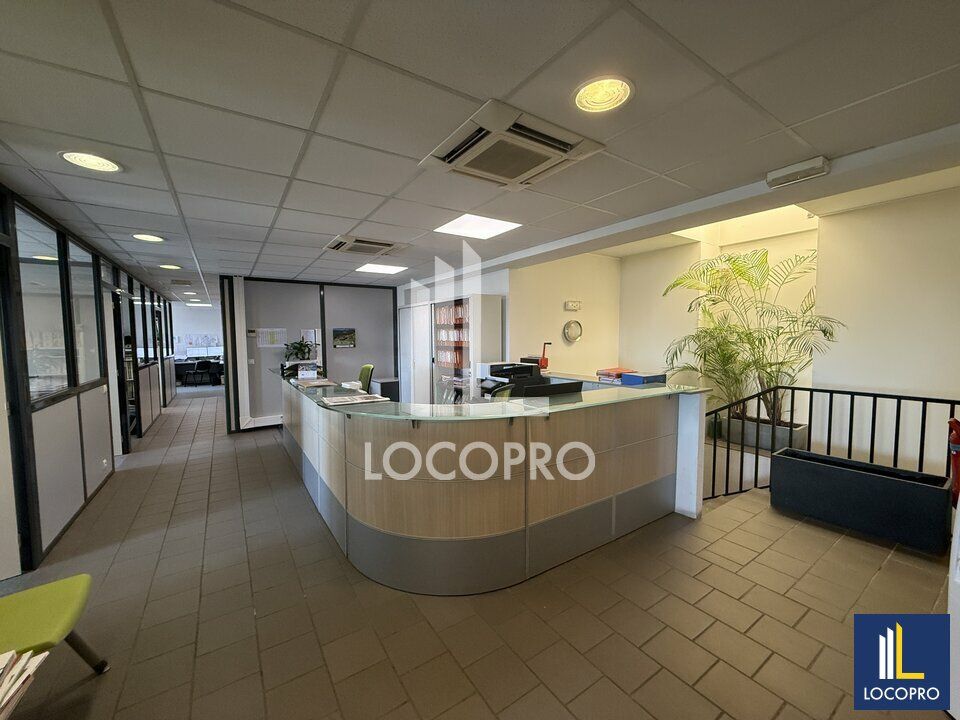 A LOUER - BUREAUX - 206 M2 - SAINT LAURENT DU VAR